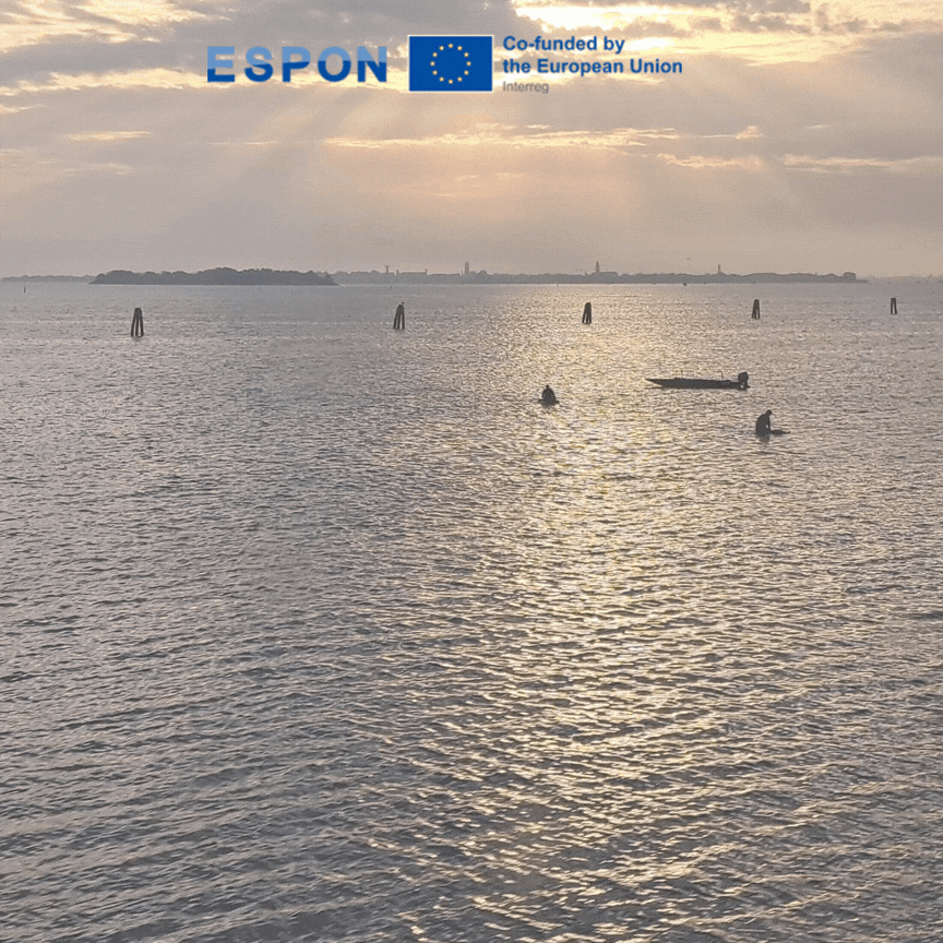 laguna di venezia con scritta e logo
